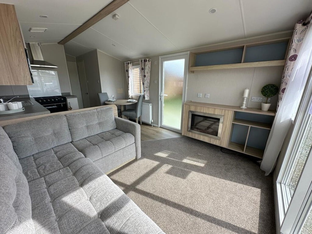 WILLERBY LINWOOD C1568 - Image 14