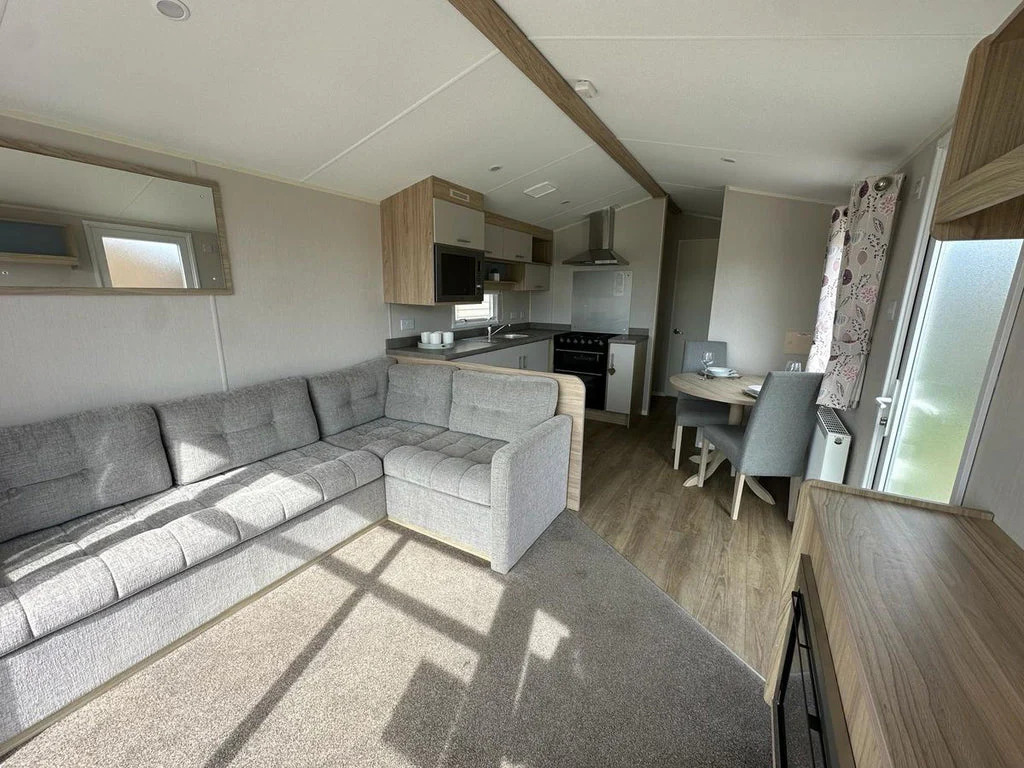 WILLERBY LINWOOD C1568 - Image 13