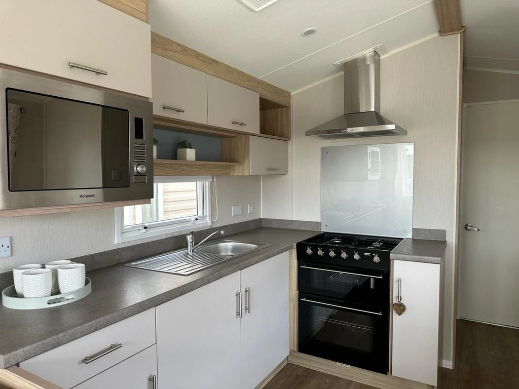 WILLERBY LINWOOD C1568 - Image 7