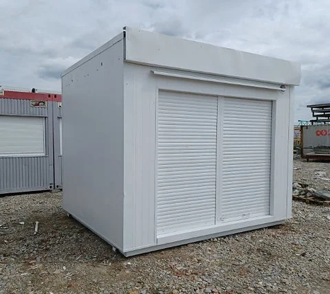 Contentor comercial 300×350 com persianas frontais bipartidas